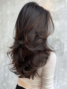 Long Hair Haircut Ideas Layers, Layered Hair Inspo Long, Long Layered Hair From The Back, Cute Layers For Long Hair, Haïr Cut With Layers, Short Layered Haircuts On Long Hair, Back Layers Long Hair, Flowy Layers Haircut, Hair Cuts Layers Medium