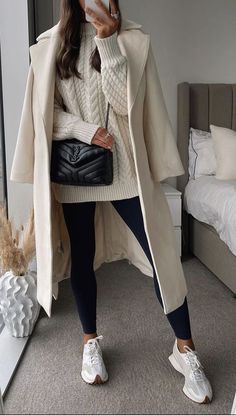 Look Legging, Chique Outfit, New Balance Outfit, Mode Casual, Business Outfit, Coat Outfits, Looks Chic, Casual Winter Outfits