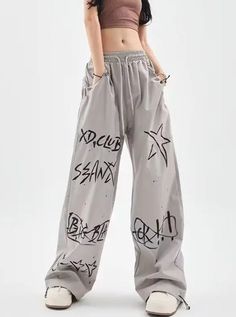 𝔇𝔢𝔱𝔞𝔦𝔩𝔰: Style: Streetwear, Casual Materials: Cotton Quantity: 1 pc Stylish and comfortable. With vibrant graffiti designs, they add an urban feel to your everyday outfits These sweatpants are a must-have for streetwear enthusiasts. Get ready to elevate your style with these casual, trendy bottoms! Enjoy free shipping with a purchase of over 80$ SIZE LENGTH WAIST HIPS 40 in 26 in 46 inM 41 in 28 in 47 inL 42 in 30 in 50 inItem measured by hands may have 1-2 in differences.SIZE LENGTH WAIS Trendy Letter Print Pants For Streetwear, Trendy Graphic Print Relaxed Fit Pants, Baggy Grunge Bottoms With Graphic Print, Wide Leg Pants With Graphic Print For Streetwear, Trendy Sweatpants For Streetwear, Y2k Letter Print Pants For Streetwear, Y2k Streetwear Pants With Letter Print, Grunge Cotton Pants With Graphic Print, Urban Baggy Bottoms With Graphic Print