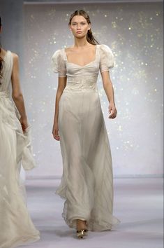 2007 Runway, Runway Outfits, Luisa Beccaria, Wardrobe Tips, Outfits Chic, Nice Style, Dreamy Dress, White Dresses, Runway Pictures