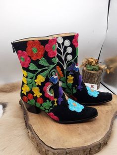 This are handmade genuine leather custom made vintage mid-calf boots.  Every size available.  Made with natural leather and vintage suzani tapestry.  Boots height is mid-calf. ( We can make higher or shorter ). Custom made. If you need wider calf please send us your calf circle measurements from widest part.  There is heel 2 inches, 5 cm. ( Possible to make 1 inches 2.5 cm ). Very comfy cowgirl boots. Handmade boho fashion shoes.  We have door to door express shipping service.  If you have any questions please contact with us.  bemyboots.etsy.com Thank You Fantasy Boots, Embroidery Boots, Short Cowboy Boots, Boots Country, Boots Mid Calf, Boho Mode, Custom Boots, Gogo Boots, Zipper Boots