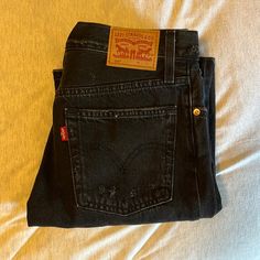 Never Worn!! 27 W X 32 L Levi's Mid-rise Black Jeans, Levi's Black Jeans For Fall, Lewis Jeans, Black Levi Jeans, Levi 501s, Levis Pants, Black Levis, Jeans Color, Washed Jeans