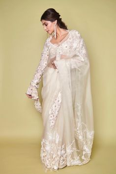 Sonam Kapoor Saree, Off White Saree, Sarees Wedding, Wedding Blouse Designs, Indian Saree Blouses Designs, Summer Soft, Blouse Designs Indian, Indian Fashion Saree, White Saree