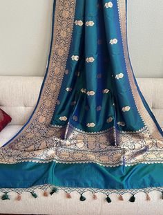 Fabric-  katan silk 🌺Color - peacock blue 🌺Blouse - yes , unstitched blouse piece comes with saree 🌺Fall , pico- yes, saree is ready with fall, pico and tassels  🌺Wash- dry cleaning only  🌺If you have any questions regarding the product please contact me 🙏🏻   🌺you can book a video call on this number- 925-237-9524 Peacock Saree Silk, Banarasi Silk Saree With Peacock Design, Katan Silk Saree With Peacock Design, Peacock Blue Blouse, Peacock Blue Saree, Peacock Saree, Peacock Blue Kanchipuram Saree, Silk Banarasi Saree, Color Peacock