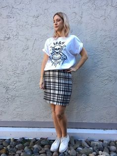 Black and White plaid skirt tartan pencil skirt Fall Plaid Pencil Skirt, Plaid Pencil Skirt For Work, Black And White Plaid Skirt Outfit, Pencil Skirt And Tshirt, Black And White Plaid Skirt, White Plaid Skirt, Plaid Skirt Outfit, Checker Pattern, Black And White Fabric