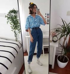 80s Inspired Outfits, Look 80s, Stranger Things Outfit, 80s Fashion Trends, Fest Outfits, Fashion 90s, Outfit Inspired, Look Retro, Outfit 90s