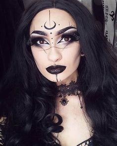 Witch makeup | Witch halloween Female Demon Makeup Halloween, Dark Angel Makeup, Witchy Shoot, Pagan Makeup, Ghost Makeup, Holloween Makeup