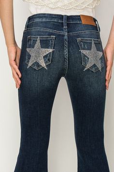 -HIGH QUALITY STAR RHINESTONE ON BACK POCKETS-STRETCH DENIM-MID RISE-DARK STONE GENTLE WASHFRONT RISE : 10 1/4"INSEAM : 32 1/2"LEG OPENING : 26"PRE PACK : 3(1) - 5(2) - 7(2)- 9(2) - 11(2)- 13 (1)Made In: VietnamFabric Contents: 93% COTTON 5%POLYESTER 2%SPANDEX Jeans With Stars On Back Pocket, Jean Back Pocket Design, Jeans Inspiration, High Waist Sports Leggings, Rhinestone Jeans, Mid Rise Flare Jeans, Curvy Shorts, Cardigan Sweater Coat, Bottom Jeans