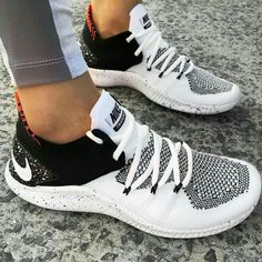 Tenis Nike Training Shoes, Dr Shoes, Nike Slides, Roshe Run, Womens Training Shoes, Nike Lebron, Gym Shoes