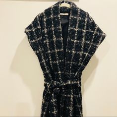 Preowned In Excellent Unworn Condition Chic Black Sleeveless Outerwear, Elegant Black Sleeveless Outerwear, Olivia Black, Wrap Belt, Tweed Coat, Wrap Coat, Alice And Olivia, Vest Coat, Alice Olivia