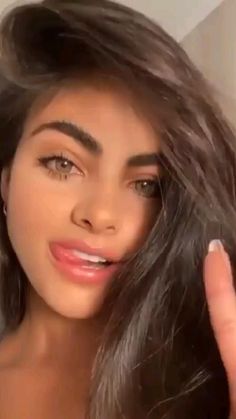 #naturalmakeup #fullbrows #minimalmakeup Natural Everyday Makeup, Future Predictions, Artist Makeup, Hair Girls, Eye Makeup Designs, Your Horoscope, Simple Photo, Glamour Makeup, Makeup Makeover