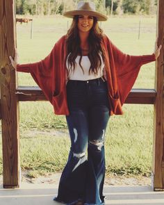 Western Photoshoot Ideas Plus Size, Western Outfits Women Plus Size Fall, Plus Size Womens Western Outfits, Cute Western Outfits Plus Size, Fall Western Outfits Plus Size, Plus Sized Western Outfit, Curvy Western Fashion, Plus Size Outfits Western, Plus Size Boho Winter Outfits