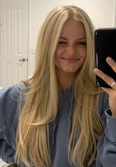 Ideas For Medium Length Hair, Hair Styles For School, Styles For School, Blonde Hair Goals, Perfect Blonde Hair, Summer Blonde Hair, Straight Blonde Hair, Light Blonde Hair, Beauty Hairstyles