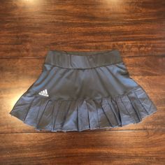 Nwt Size Small Built In Shorts Great For Golf Or Tennis Adidas Tennis Skirt, Athleisure Skirt, Blue Tennis Skirt, Midi Skater Skirt, High Waisted Black Skirt, Adidas Skirt, Adidas Activewear, Athletic Skirt, Pleated Tennis Skirt