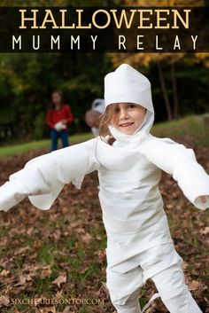 Group Halloween Games, Mummy Wrap, Fun Halloween Games, Relay Races, Halloween Mummy, Halloween Yard Decorations, Halloween Party Games, Halloween Games