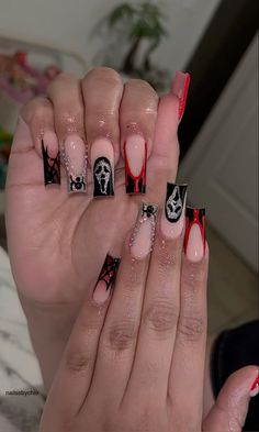 #nails #nailsofinstagram #spookynails #aesthetic Nail Halloween, Spooky Nail, Blood Nails, Scary Nails, Halloween Nail Art Ideas, Western Nails, Simple Fall Nails, Goth Nails, Almond Acrylic Nails