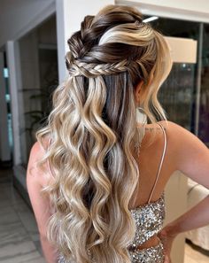 Aruba Wedding, Half Up Half Down Hair Prom, Hoco Hairstyles, Quince Ideas, Graduation Hairstyles, Braided Hair