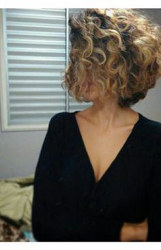 Short Hair Styles African American, Curly Hair Inspiration, Short Wavy Hair, Trendy Haircuts, Tattoo Removal, Trending Hairstyles, Short Curly Hair, Body Sculpting, Curly Girl