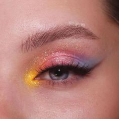 Rainbow Eye Makeup, Make Up Ideas, Cute Eye Makeup, Eye Makeup Pictures, Eye Makeup Designs, Colorful Eye Makeup