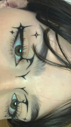 Eye Looks Eyeliner, White Graphic Liner Hooded Eyes, Eyeliner Ideas Grunge, Black Eyeliner Looks Creative, Alt Makeup Ideas Eyeliner, Cool Emo Makeup, Y2k Graphic Eyeliner, Cute Eyeliner Designs