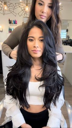 Dramatic Layers Long Hair With Curtain Bangs, Messy Haircuts For Long Hair, Butterfly Layers Unstyled, Long Haircuts Volume, Haircut Style Long Hair, Long Layered Hair With Volume, Dramatic Layered Hair, Gradual Layers Long Hair, Long Black Hair Front View