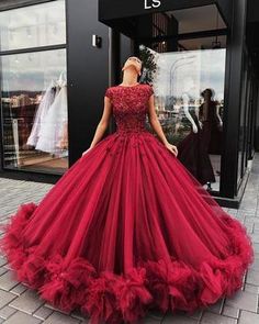 Sweet 16 Ball Gown Evening Dress For Prom Season, Prom Season Ball Gown For Sweet 16, Sweet 16 Ball Gown For Prom Season, Quinceanera Ball Gown With Sweep Train, Quinceanera Gown With Sweep Train For Prom Season, Sweep Train Gown For Quinceanera, Prom Season, Fitted Floor-length Quinceanera Dress, Fitted Floor-length Sweet 16 Dress, Fitted Floor-length Dress For Sweet 16