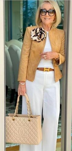 Stylish Outfits For Women Over 50, Tan Blazer, Over 60 Fashion, 60 Fashion, Over 50 Womens Fashion, Fashion Mistakes, Fashion Over 50