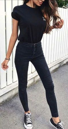 Comfy Jeans Outfit, Black And White Outfit, Best Jeans For Women, Cute Outfits With Jeans, Preppy Summer Outfits, Chic Summer Outfits, Womens Fashion Jeans