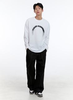 Product Detail Style : Street Occasion : Back to school Type : Men, TShirts Print : Graphic Material : Cotton Sleeve : Long sleeve Neck : Round neck Fit : Loose fit Cotton100 Color : White, Black Made in Korea Model Size Model is wearing size M/L and the color White. Height : 6'0" | 184cm / Top : L / Bottom : XL (32 inch) .prddescription table, .prddescription td, .prddescription th { border : 1px solid black; border-collapse : collapse; padding: 10px; } Size(Inch) Size Shoulder Bust Sleeve Leng Wide Fit Pants, The Color Black, Latest Mens Fashion, Print Graphic, Fit Pants, Street Style Looks, Black Border, Modern Man, Workout Pants