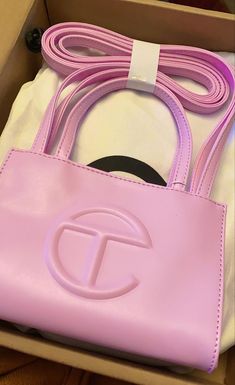 Pink Bag Aesthetic, Kate Spade Handbag, Outfit Cute, Bag Aesthetic, Aesthetic Outfit, So Beautiful, Pink Bag, Kate Spade, Purse