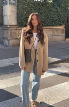 Light Green Trousers Outfit Women, Tan Blazer Outfit, Green Trousers Outfit, Simple Fall Outfits, Fall 24, City Outfits, Fall Outfits For Work