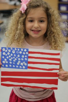 American Flag craft Tk Crafts, American Flag Craft, Geography Themes, Preschool Social Studies, Winter Lesson Plan, American Flag Crafts, July Activities, February Activities, Patriotic Symbols