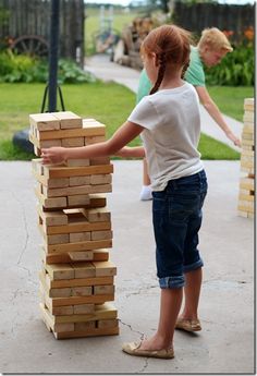 GIANT Jenga- talk about a fun addition to a cook out or BBQ! LOVE this idea! Garden Basics, Grandma Ideas, 2x4 Projects, Giant Jenga, I Do Bbq, Children's Activities, Natural Playground