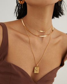 Metal: 18ct Gold Plated on Sterling Silver Length: 380mm+60mm(15”+2.4”) Chain width: 3mm Weight: 13.5g Stackable Necklaces, Square Pendant Necklace, Minimalist Necklace Gold, Tiger Eye Jewelry, Sterling Silver Chain Necklace, Square Pendant, Gold Choker, Silver Chain Necklace, Minimalist Necklace