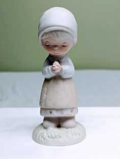 ✨ Embrace a moment of gratitude with this vintage Precious Moments figurine E-7155 featuring a girl in prayer 🙏🏼✨ Perfect for all occasions and collectors alike! #PreciousMoments #Vintage #Collectibles #Gratitude #HomeDecor 🌈 Precious Moments Figurines, Porcelain Figurine, Grandmas House, Vintage Collectibles, Expressing Gratitude, Porcelain Figurines, Precious Moments, My Collection, A Girl