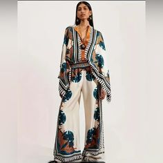 Matching Printed Top And Bottom Florence Print, Alledaagse Outfit, Low Waist Pants, Celana Fashion, Wide Leg Pants Outfits, Leg Pants Outfit, High Waist Wide Leg Pants, Loose Cardigan, Ethnic Print