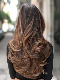 2024 Trending Haircuts, Layered Haircut Styles, Haircuts For Women Long Hair, Funky Hair Color Ideas, Trendy Long Haircut, Butterfly Layer Haircut, Layered Hairstyles For Long Hair, Layer Haircut, Long Layered Haircut