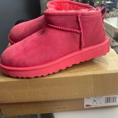 Brand New Hot Pink Classic Ultra Mini Ugg Ultra Mini, Pink Uggs, Shoes Ugg, Comfy Shoes, Pretty Shoes, Womens Uggs, Ugg Shoes, Me Too Shoes, Sneakers Fashion