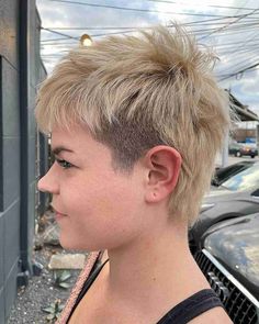 Haircut For Oval Face, Queer Haircut, Pretty Short Hair, Pixie Mullet, Shaved Pixie, Shaggy Pixie, Short Hair Tomboy, Black Tie Events