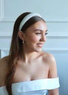 Eve Headband This beautiful handmade padded headband is topped with detailed baroque rows of pearls. This is perfect to dress up an outfit or especially for wedding guests/ bridal party. Returns are only accepted if the item arrives faulty. Colour: White Pearl Hairband, Bridal Hairband, Pearl Headband Wedding, Hen Party Accessories, Crystal Wedding Jewelry, Crystal Earrings Wedding, Headband Bridal, Headband Wedding, Hair Accessories Pearl