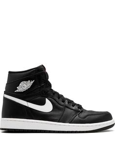 Supplied by a premier sneaker marketplace dealing with unworn, already sold out, in demand rarities. Each product is rigorously inspected by experienced experts guaranteeing authenticity. They're a classic for a reason. Crafted from black leather and rubber, these Air Jordan 1 Retro High OG ying-yang from Jordan are a timeless colourway of black and white. Your new wardrobe go-to. Featuring a round toe, a lace fastening and a signature Nike swoosh. All Black Nikes, Custom Jordans, All Jordans, Jordan Shoes Girls, Black Jordans, Jordan Shoes Retro, All Nike Shoes, Shoes Sneakers Jordans, Shoes Retro