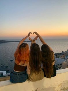 Friends Heart, Three Girls, Girl Friends, Santorini, The Sun, Sun