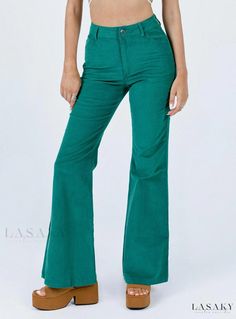 Lasaky - Green Light Nadia Bottoms Brit Harvey, Night Out Looks, Festival Pants, Beige Pants, Coachella Outfit, Pants Green, Wear Green, Loungewear Sets, Women's Wardrobe