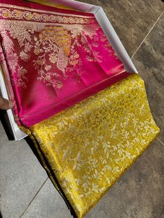 Gold Silk Saree, Saree Color Combinations, Kanchi Saree, Kalamkari Dresses, Uppada Sarees, Kanchi Sarees, Kanjivaram Sarees Silk, Cutwork Blouse, Diwali Decorations At Home