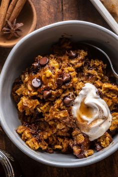 Pumpkin Baked Oatmeal Pumpkin Baked Oatmeal, Baked Oatmeal Recipe, Cozy Breakfast, Pumpkin Chocolate Chip Bread, Baked Oatmeal Recipes, Oatmeal Recipe, Chocolate Chip Recipes, Baked Oatmeal, Baked Pumpkin