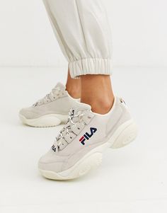 Beige Sneakers, Fila Shoes, Sand Beige, Nike Running, Trainers Women, Chuck Taylor, White Sneaker, Stuart Weitzman, Puma Sneaker