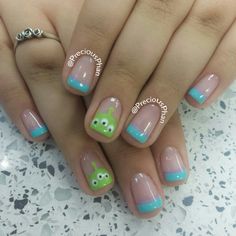 Alien, toy story nails Toy Story Alien Nails, Toy Story Alien Makeup, Alien From Toy Story, Toy Story Nails, Alien Nails, Disney Nail Designs, Disney Nail