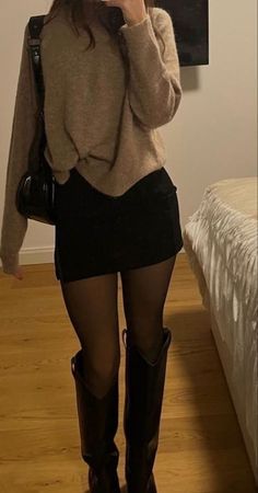 #fashion, #style, #outfitinspiration, #beauty ,#outfitsideas ,#trendyoutfits ,#falloutfits ,#winteroutfits Uni Outfits, Outfit Inspo Casual, Woman's Fashion, Paris Outfits, Funky Fashion, Outfits Winter, Mode Inspo, 가을 패션