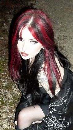 Red Hair Alt Girl, Red And Black Hair Color, Skunk Hair, Under Your Spell, Dyed Hair Inspiration, Hair Inspiration Short