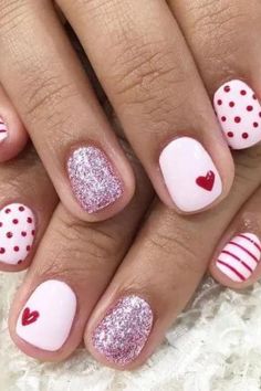 For those of us who love beautiful nails and have always wanted long fingernails, but were never able to, here are some beautiful Valentine nail ideas to inspire you. #valentines #nails #nailart #shortnails Heart Nail Designs, Valentine Nail Art, February Nails, Nail Designs Valentines, Best Nail Art Designs, Cute Gel Nails, Festival Nails, Dipped Nails, Heart Nails